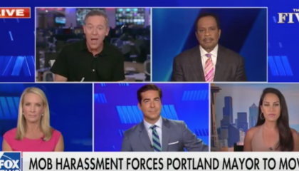 chyron reads, "MOB HARASSMENT FORCES PORTLAND MAYOR TO MOVE"